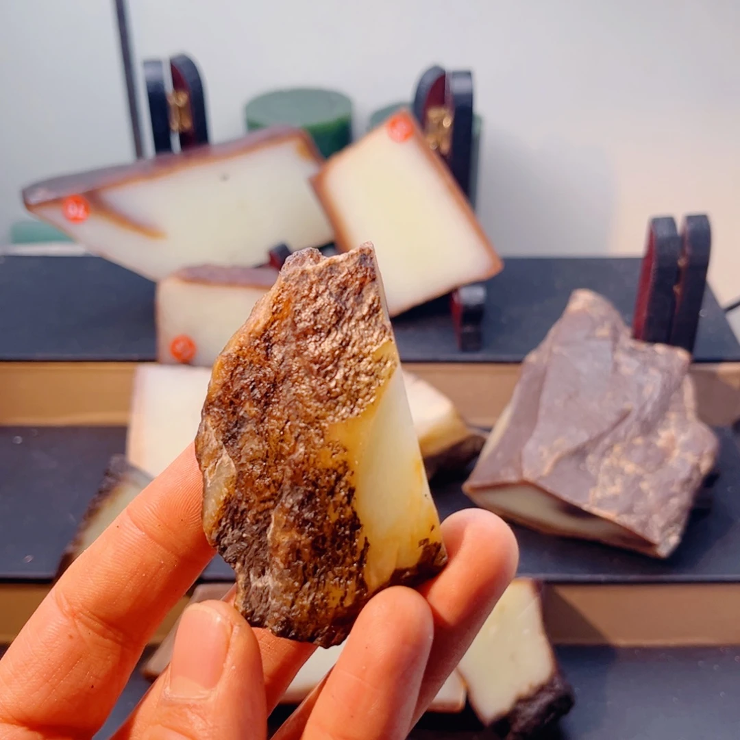 和田玉（糖玉）未镶嵌颈饰