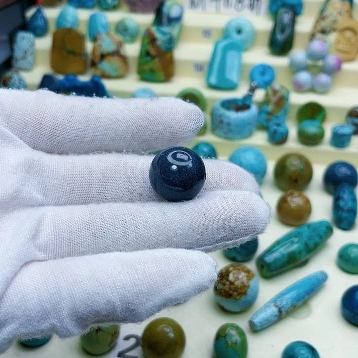 绿松石颈饰未镶嵌