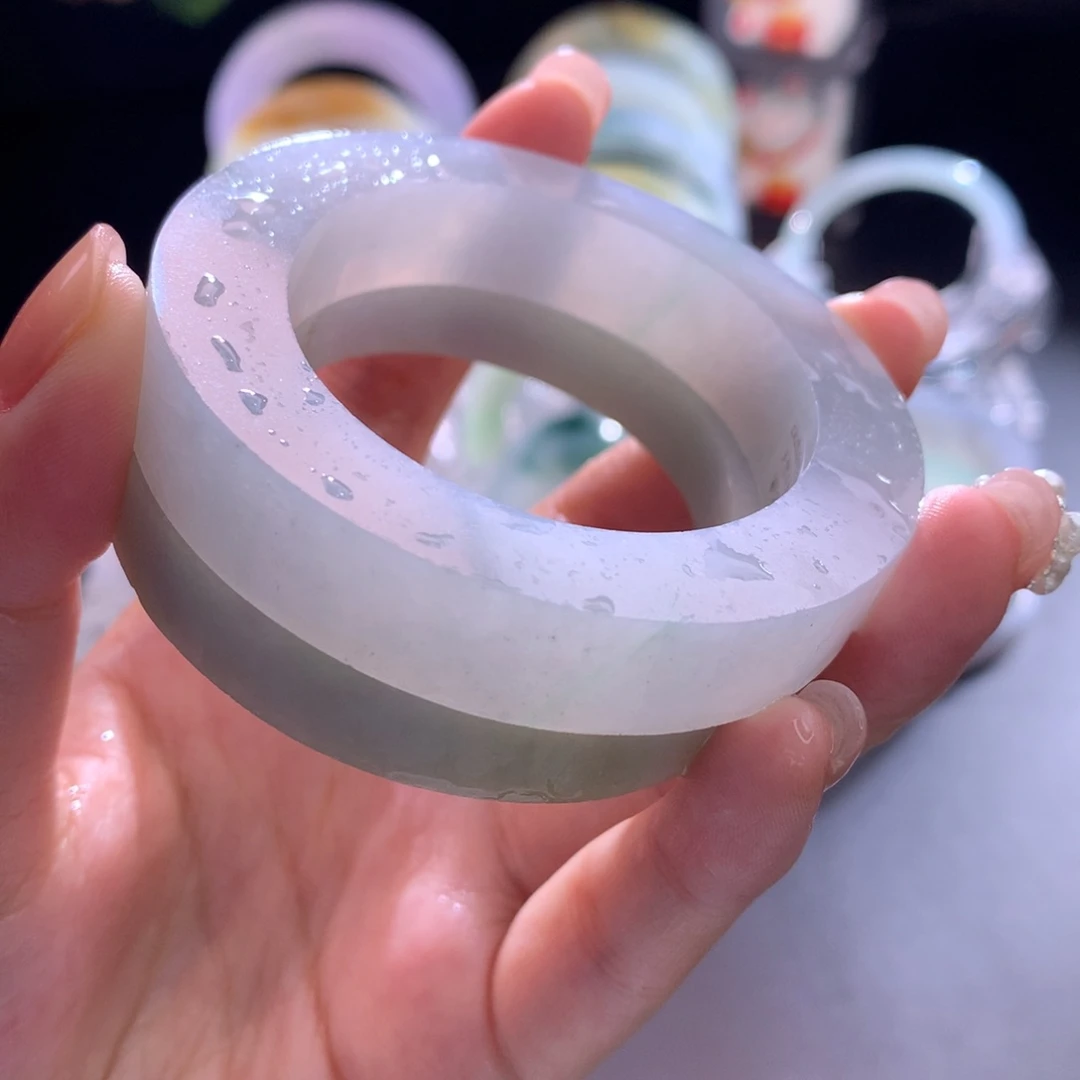 未镶嵌翡翠手镯定制翡翠