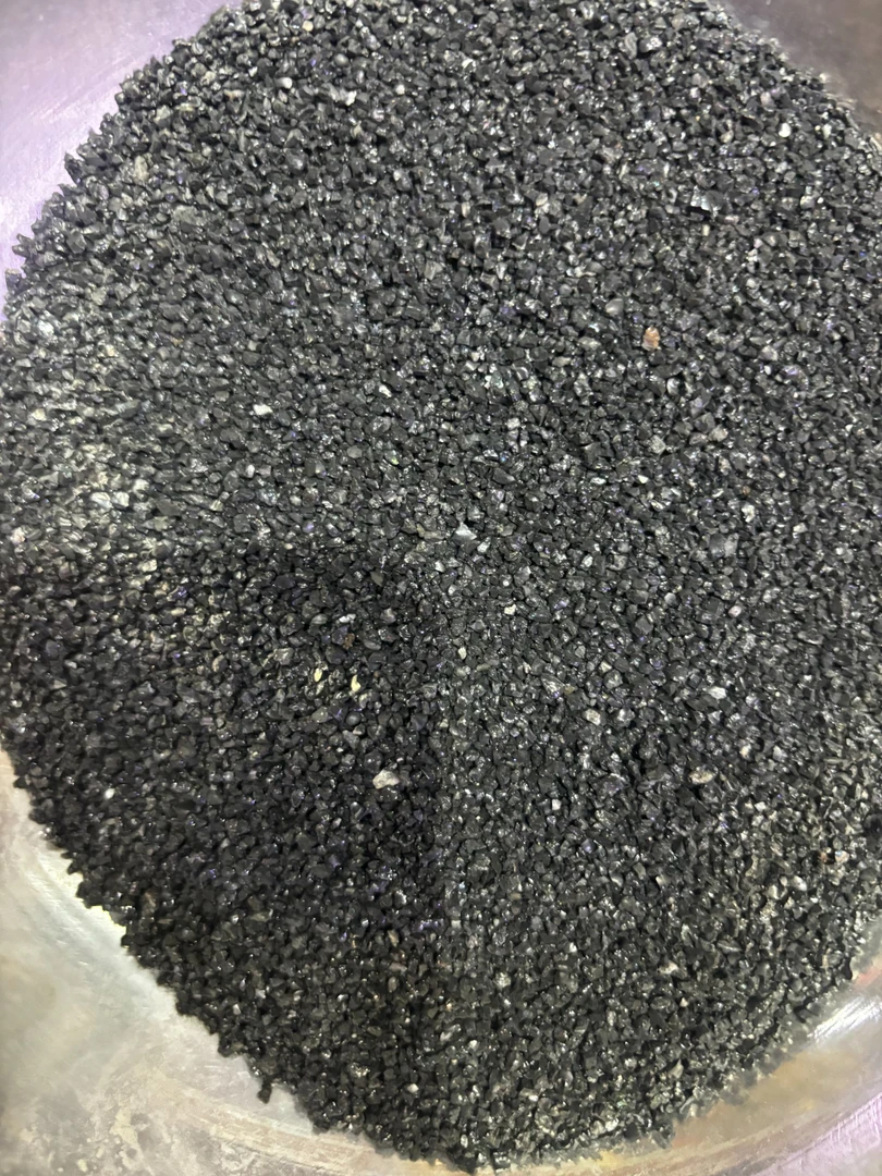 黑色底沙，养鱼爱好者不容错过，不仅美观还可过滤沉淀