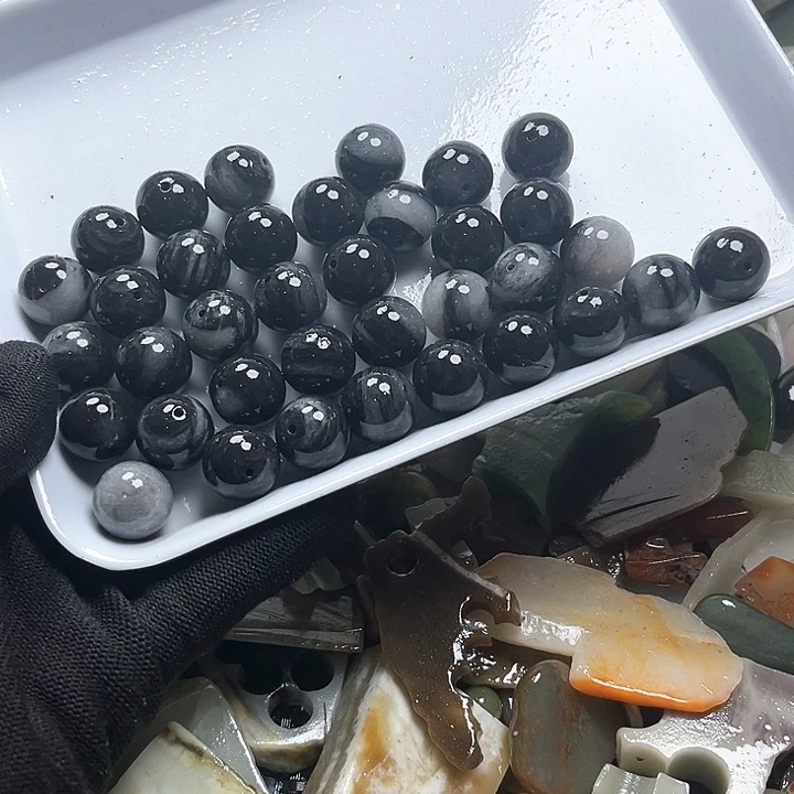 和田玉（糖玉）和田玉边角料9K金镶嵌开*