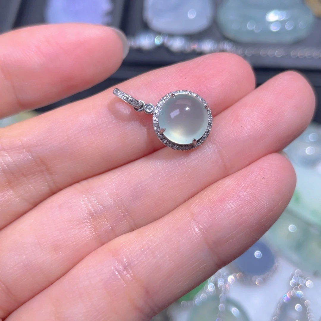 颈饰18K金镶嵌翡翠翡翠