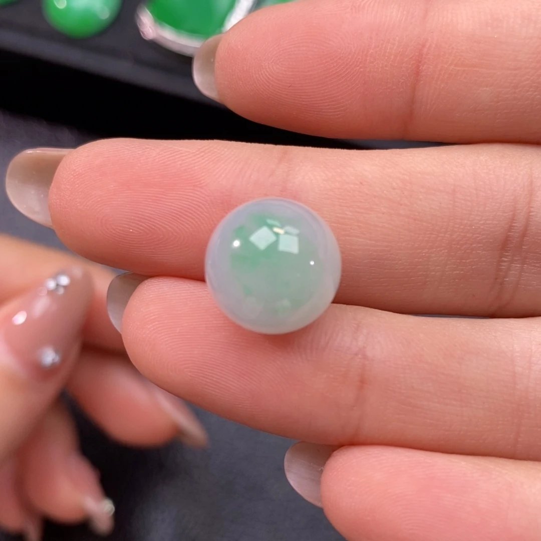 翡翠颈饰未镶嵌卡12.4