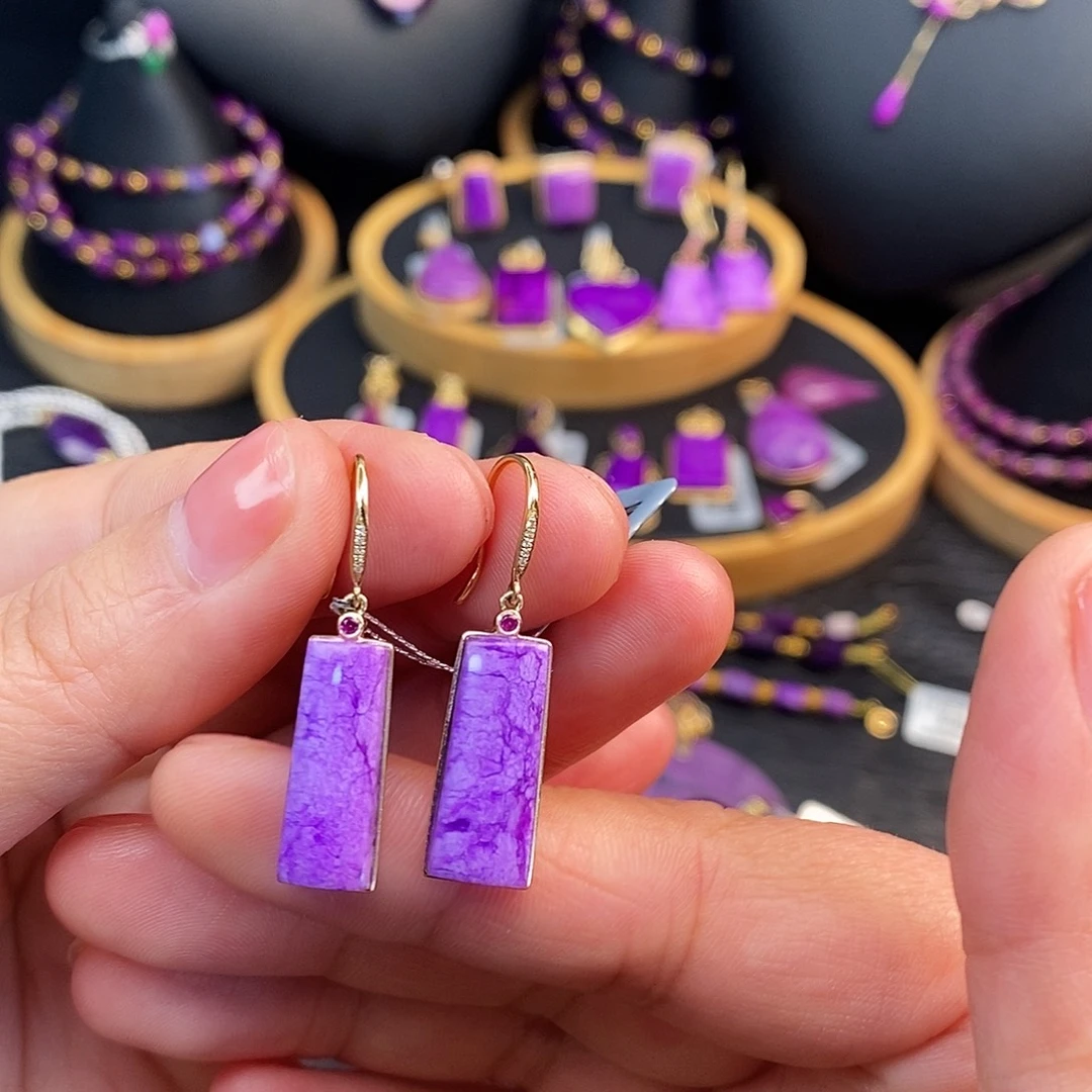 苏纪石（舒俱来）18K金镶嵌耳饰