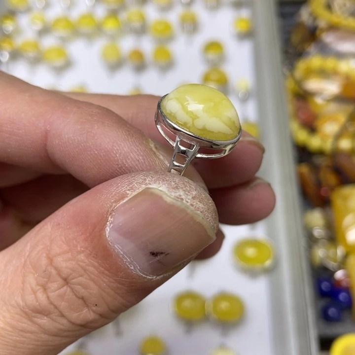 银S925镶嵌蜜蜡裸石戒指