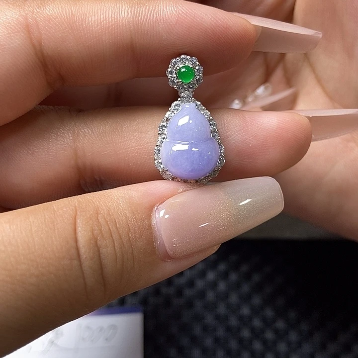 颈饰未镶嵌翡翠吊坠