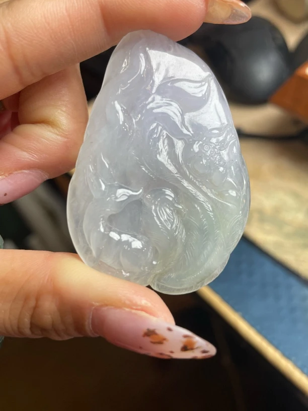 翡翠冰种春彩九尾狐九尾灵狐吊坠漏价