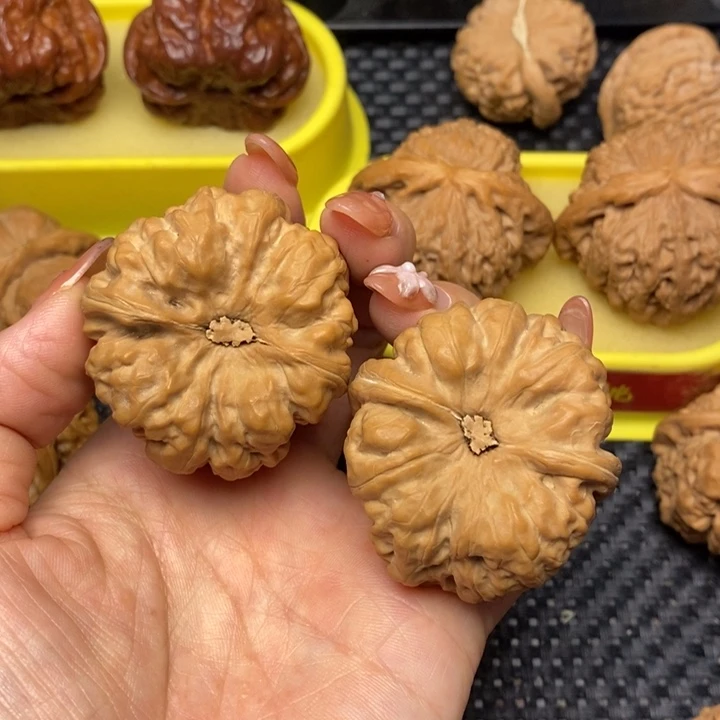 桃核吊坠扎*蛤蟆头……