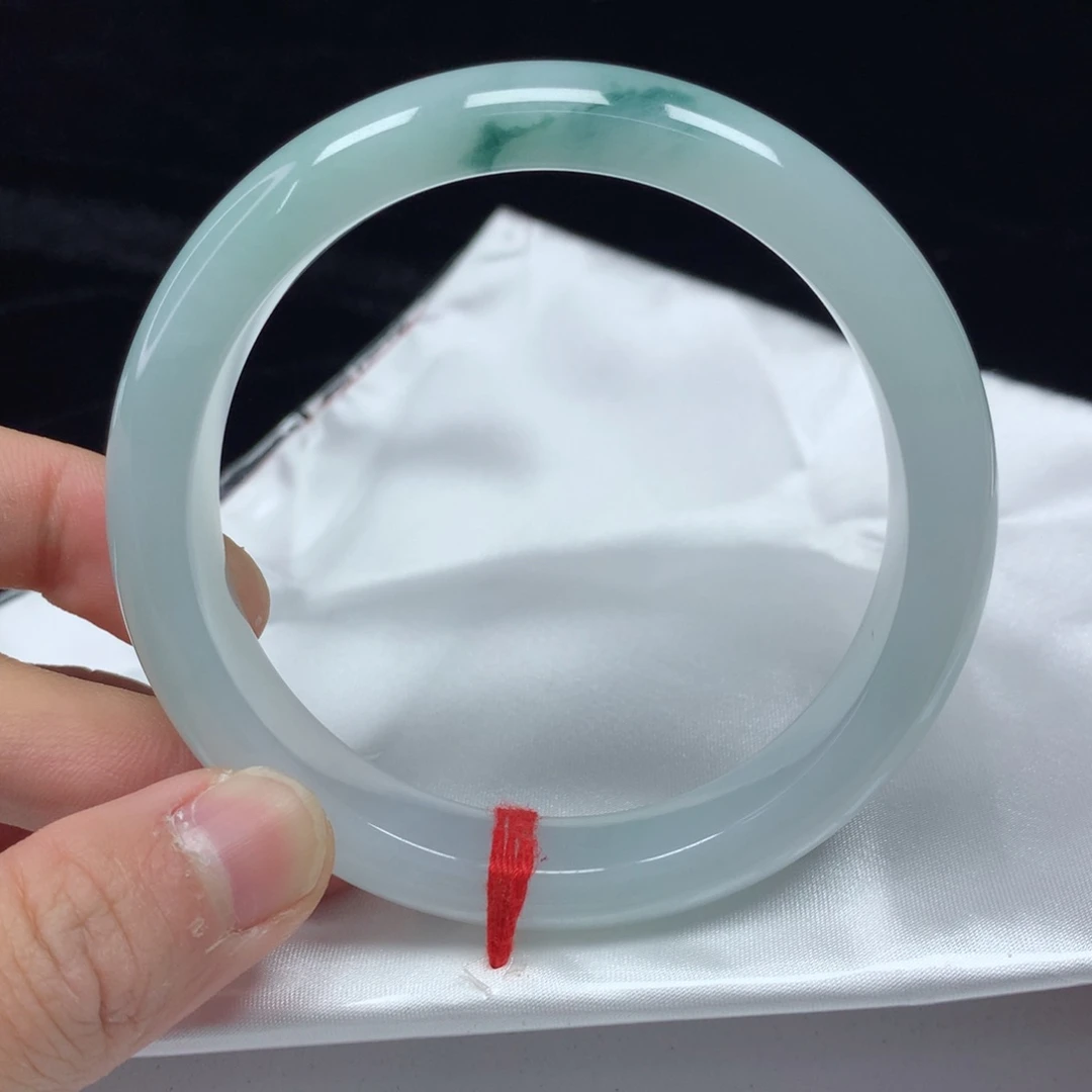 翡翠手镯（圆镯）未镶嵌62.6