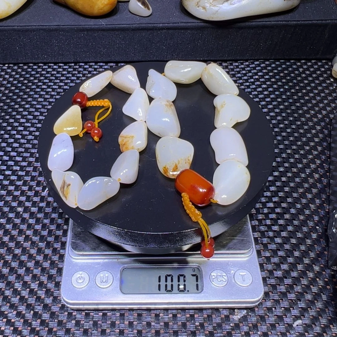 和田玉（子料）未镶嵌吊坠(不含链)100克