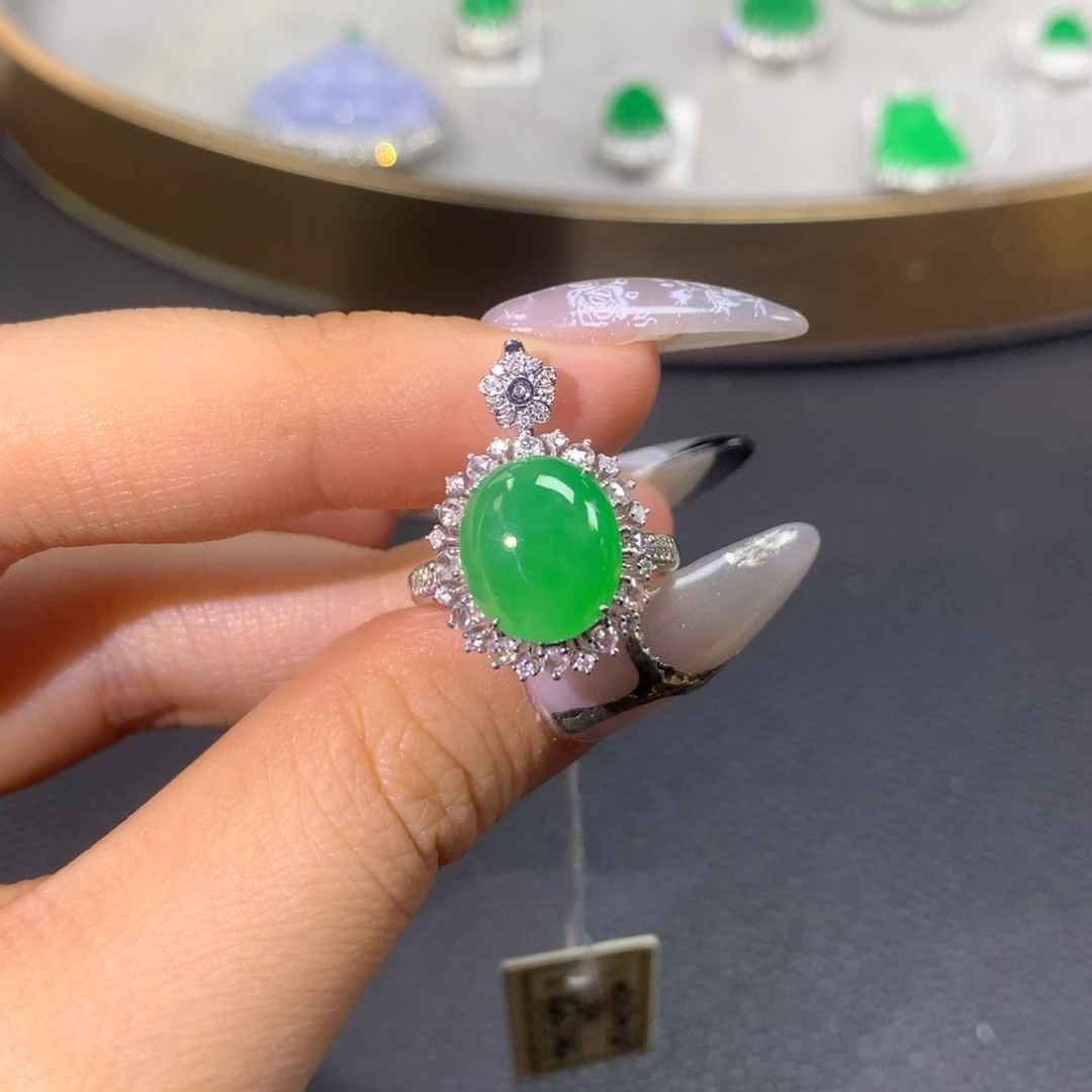 翡翠戒指18K金镶嵌翡翠