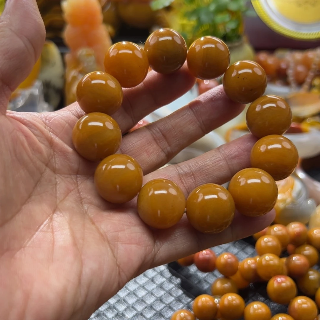 白***泽石英质玉未镶嵌颈饰