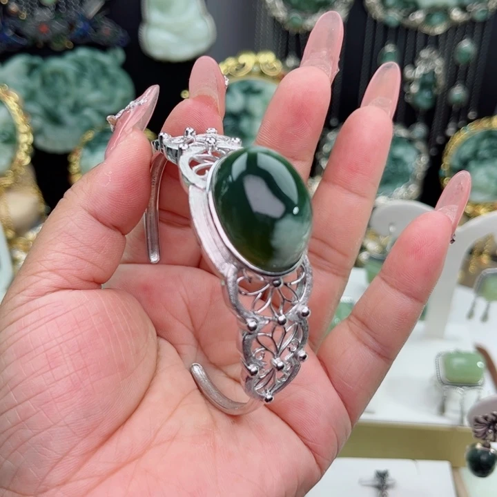 幸****银S925镶嵌透闪石-蛇纹石玉手镯