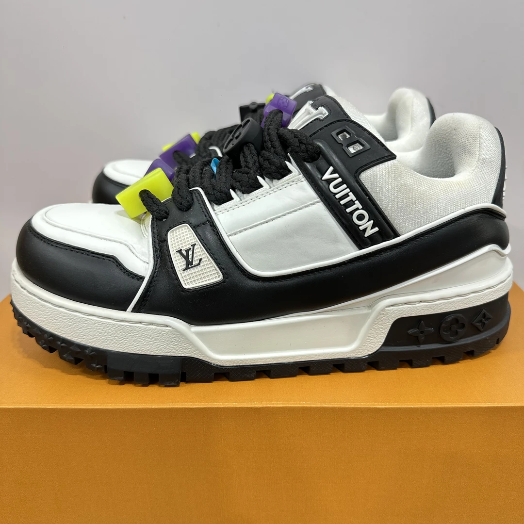 99新 LouisVuitton/路易威登 41码 trainer 黑白胖丁 A2263