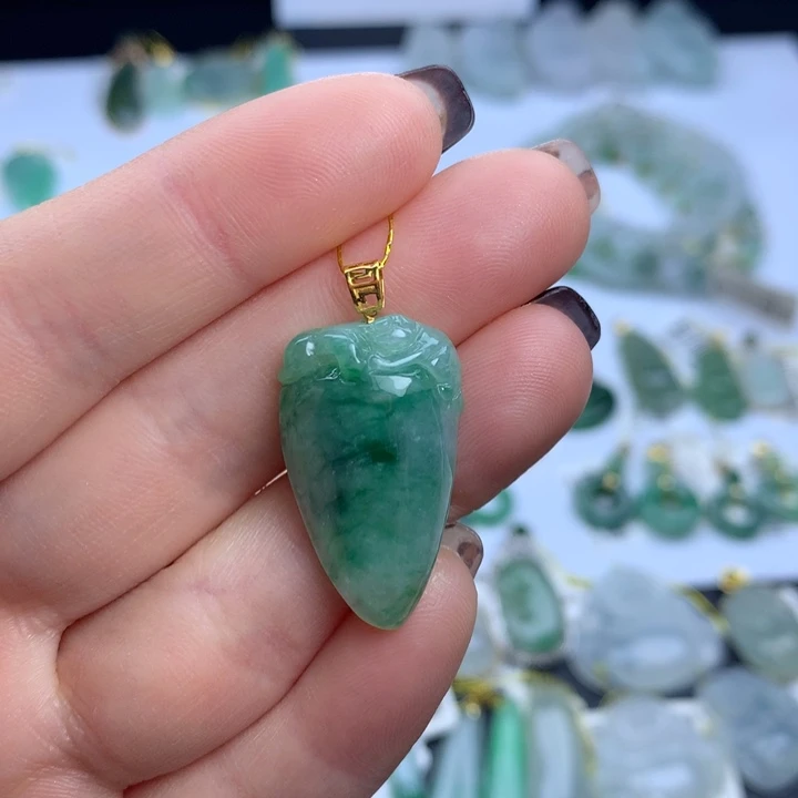 翡翠颈饰未镶嵌翡翠