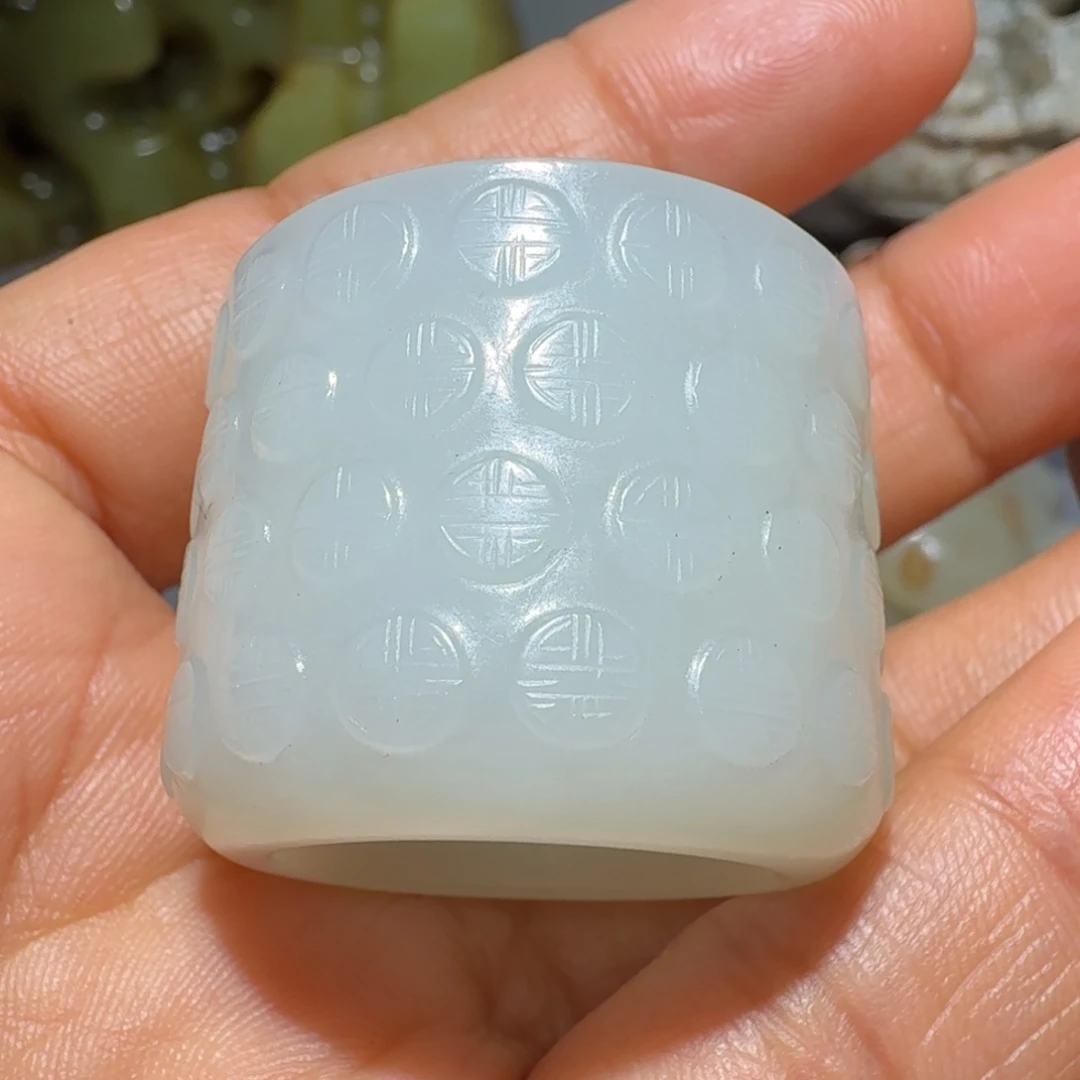 写***估和田玉未镶嵌挂件