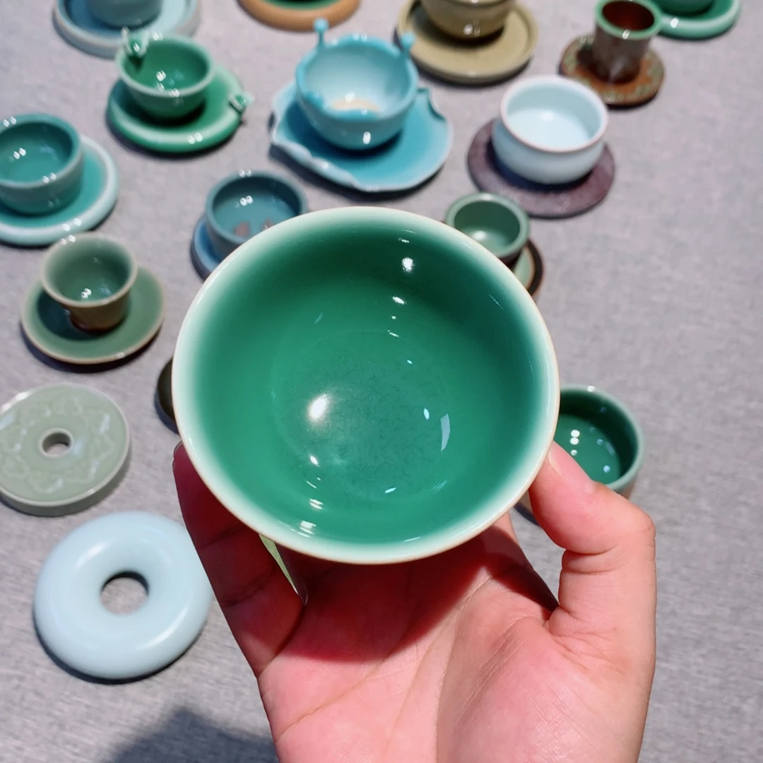 狗***了龙泉青瓷茶具两个