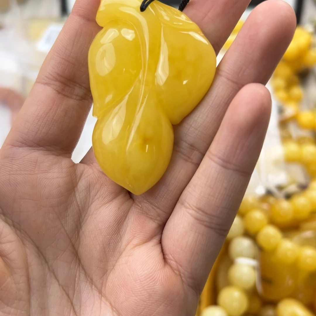 琥珀珠宝奇石未镶嵌