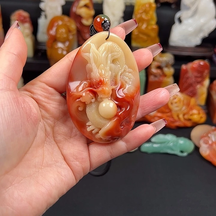 寿山石三彩老性芙蓉石