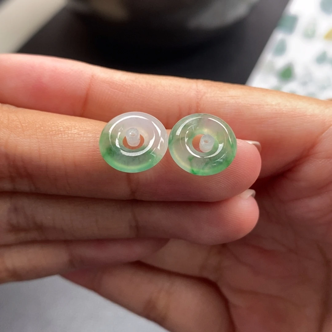 翡翠裸石飘花小甜甜圈