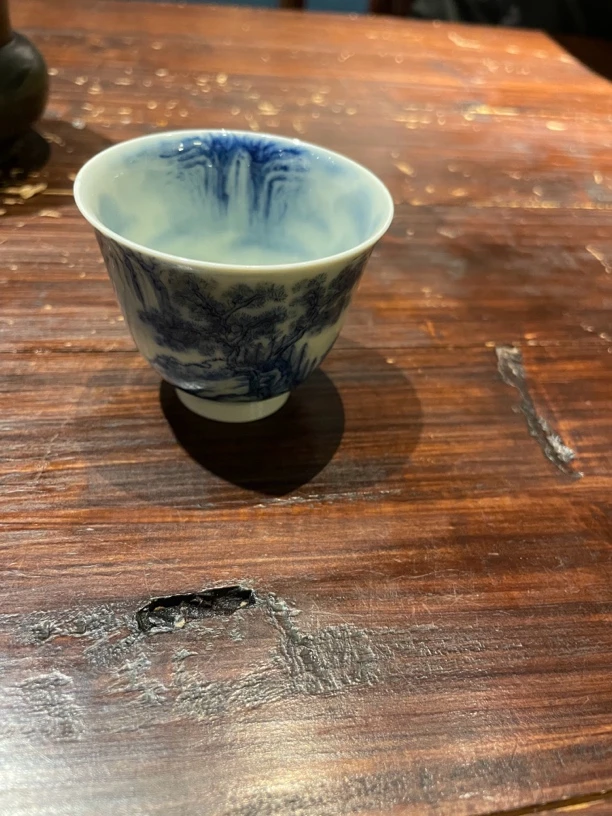 青花手绘山水蚊香杯