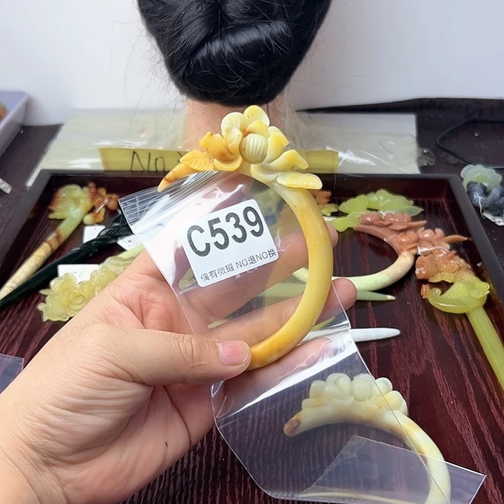 蛇纹石玉发饰合金琦*?