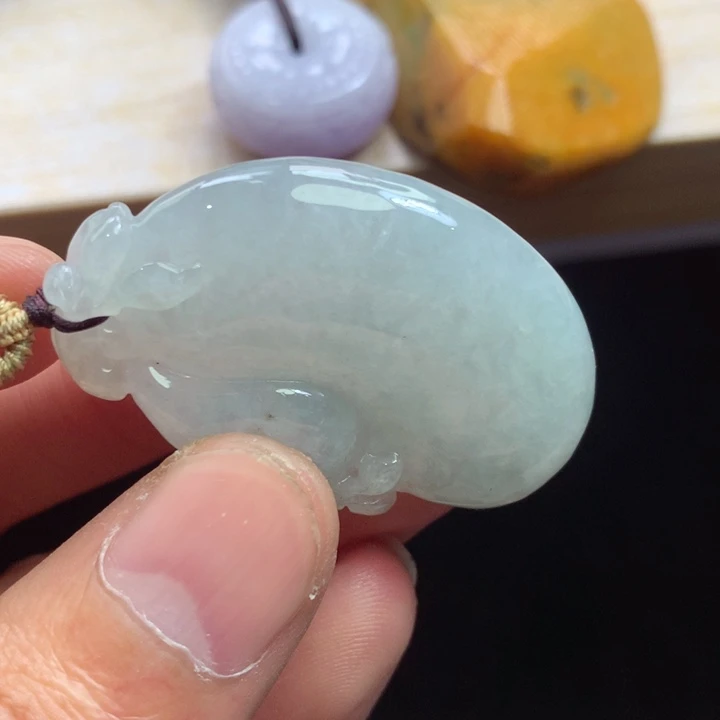翡翠未镶嵌颈饰吊坠