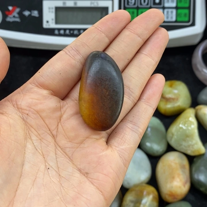 未镶嵌和田玉（糖玉）挂件寒**隐