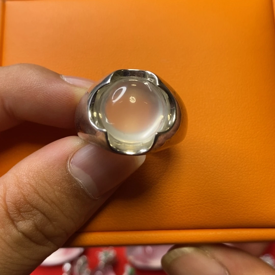 石英质玉合金吊坠