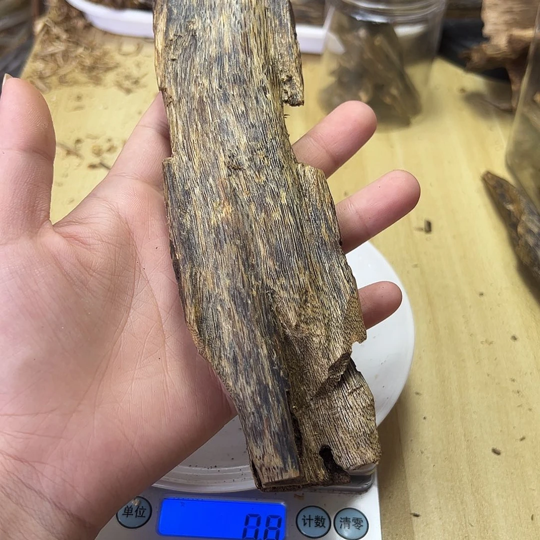 木绿奇楠虫漏59克