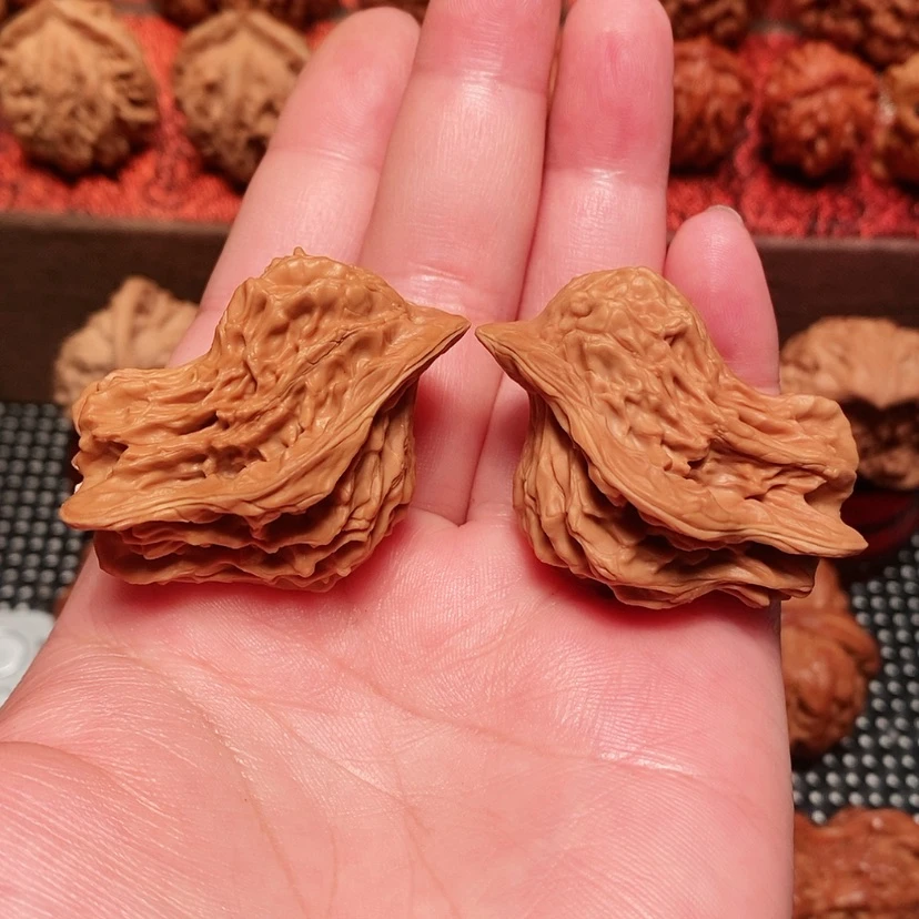 【闪购商品】文玩核桃吊坠犯****手小鸟
