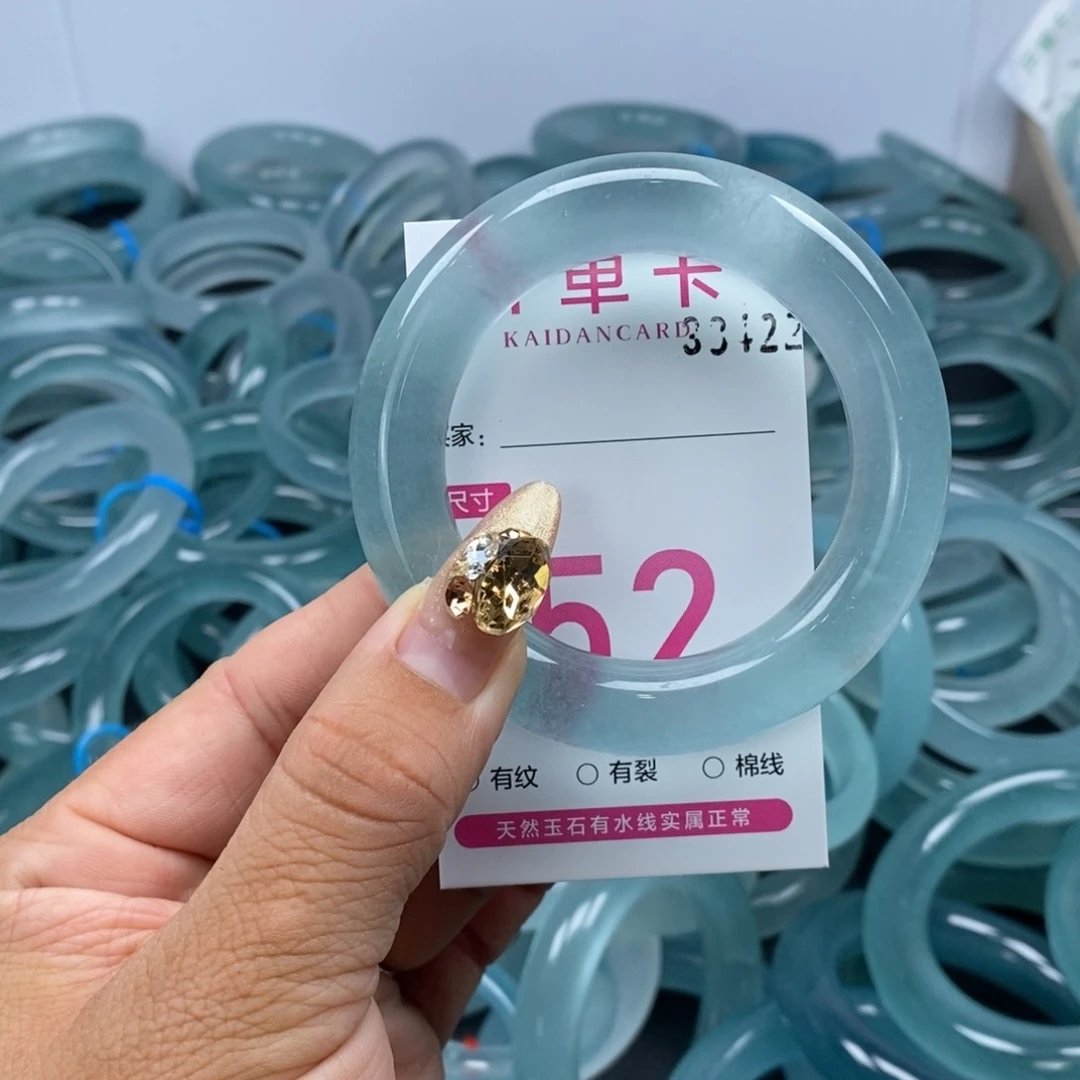 石英岩玉手镯未镶嵌