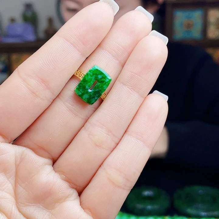 翡翠银S925镶嵌颈饰多样性