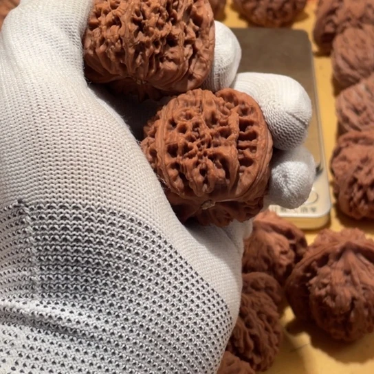 文玩核桃吊坠南疆