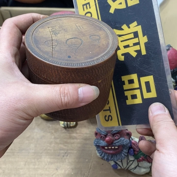 弯***会中古品有微瑕，谨慎入手