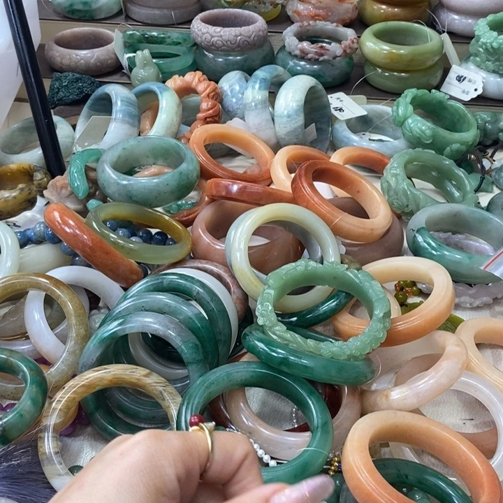 石英质玉手镯未镶嵌