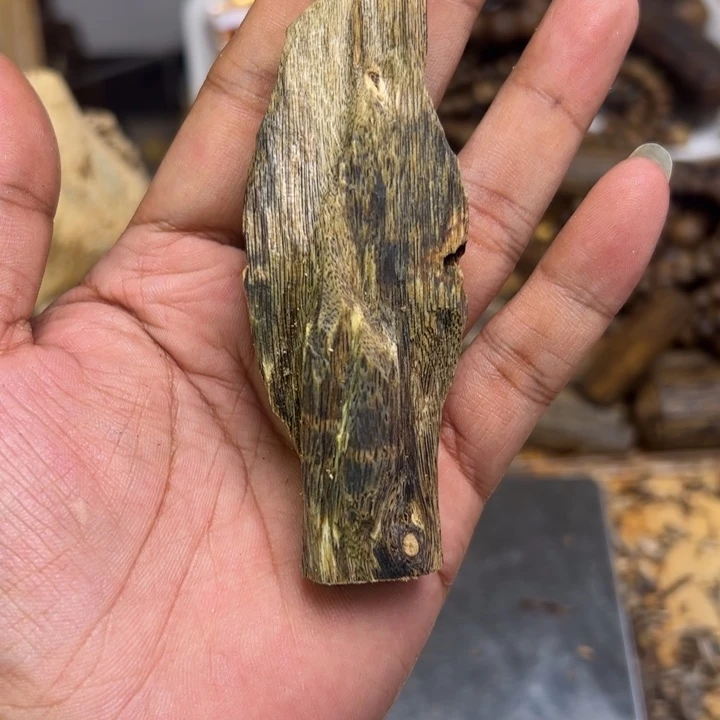 沉香沉香碎屑15克