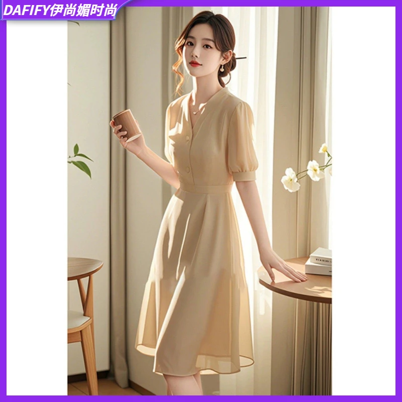 II2025今年流行漂亮气质洋气上流社会正式小香风连衣裙子女夏感l