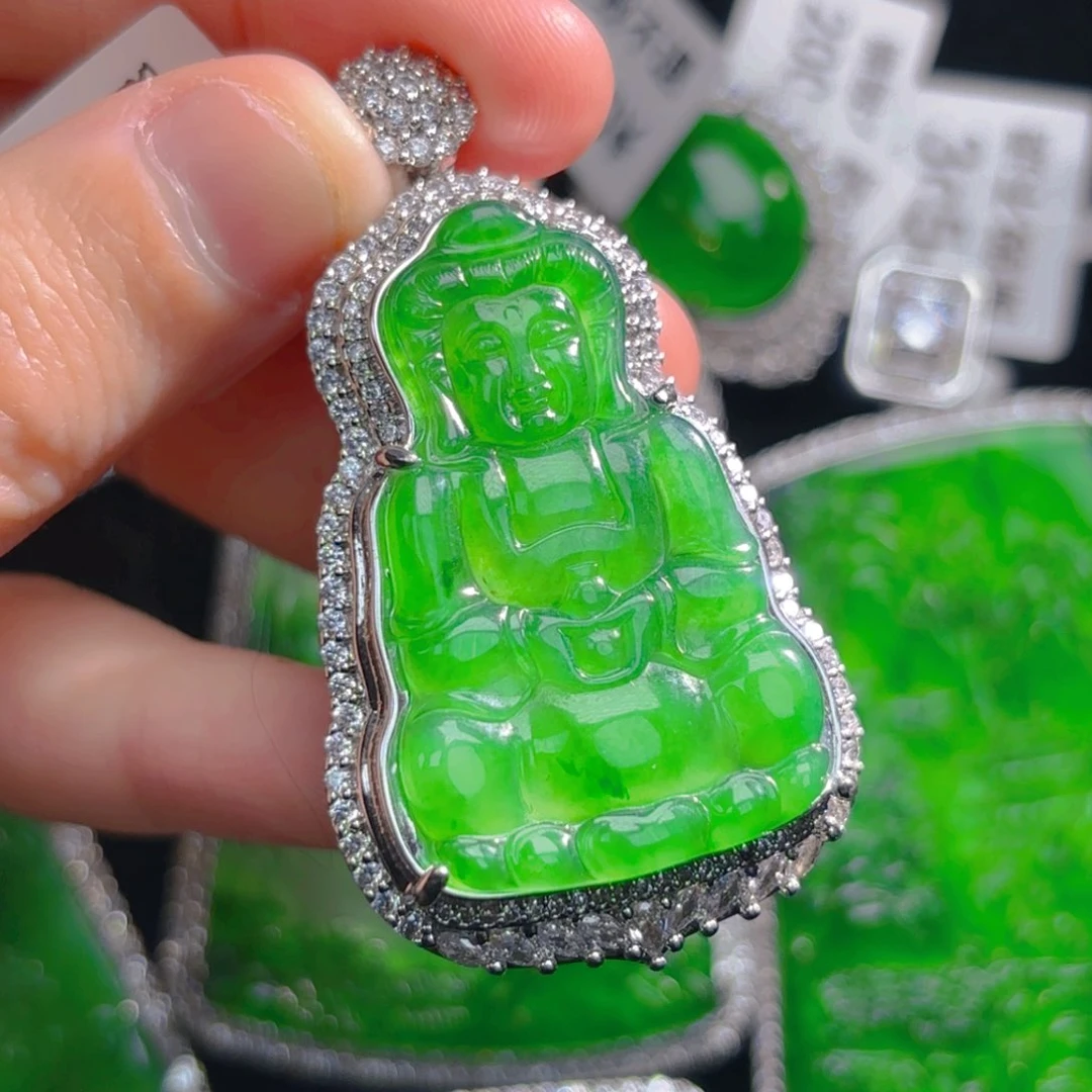 翡翠颈饰未镶嵌观音