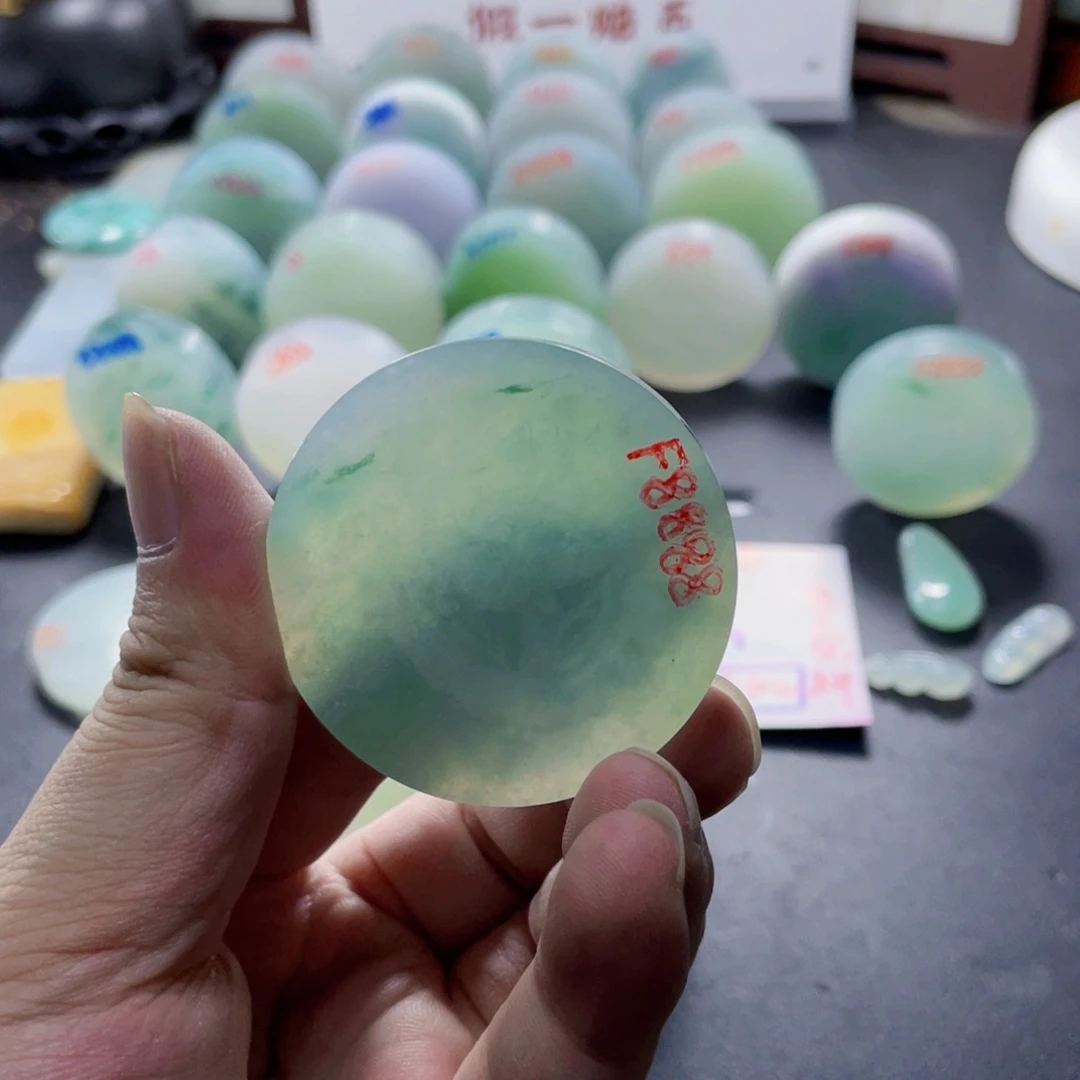 玉***心未镶嵌定制翡翠008