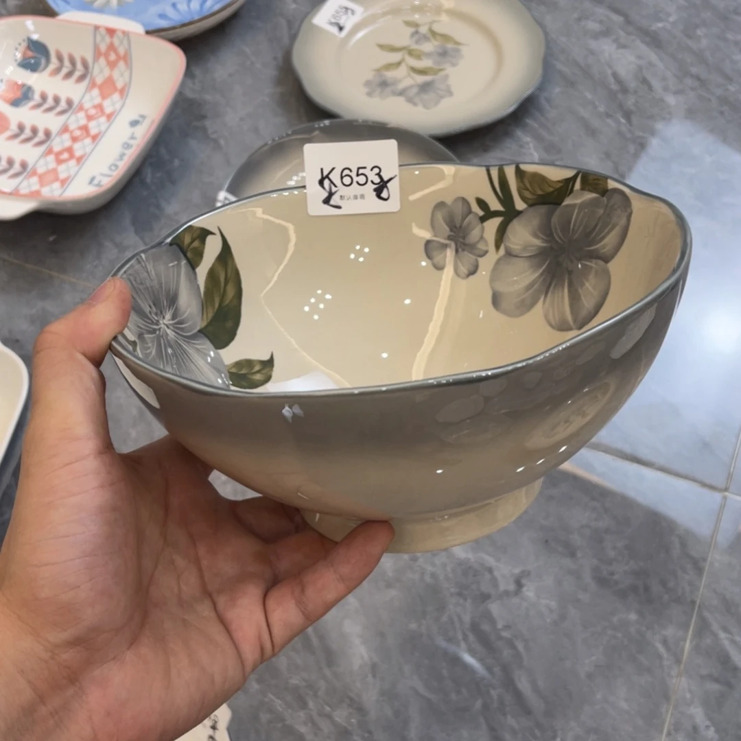 陶瓷微瑕餐具介意勿拍，满18飞！
