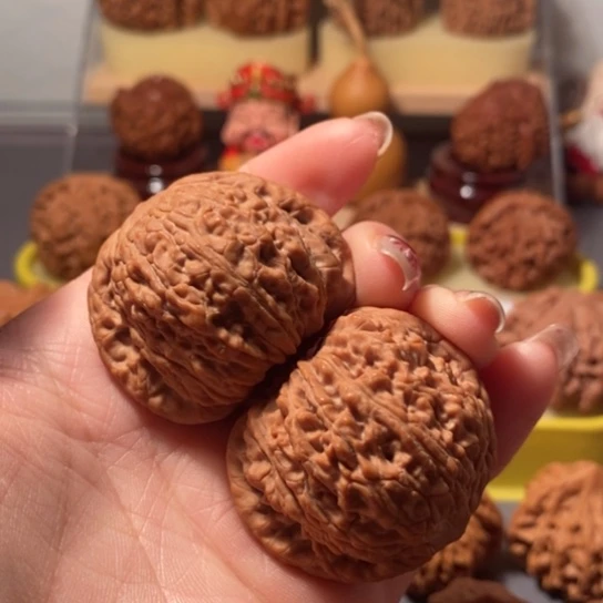 文玩核桃吊坠42泥鳅背全品