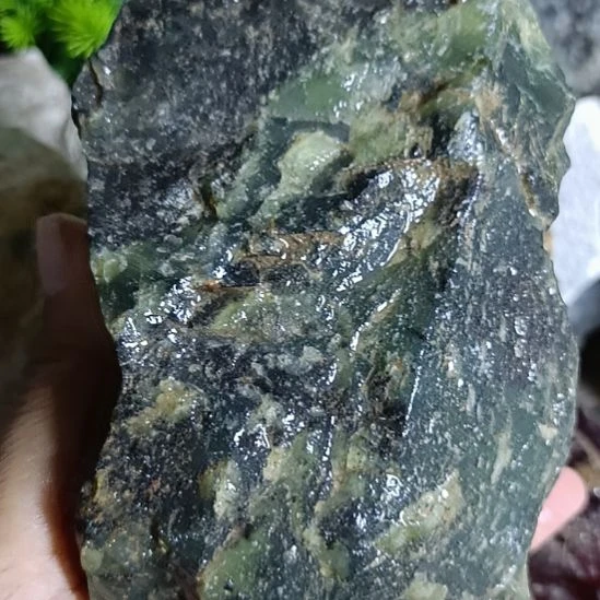 未镶嵌蛇纹石玉珠宝奇石
