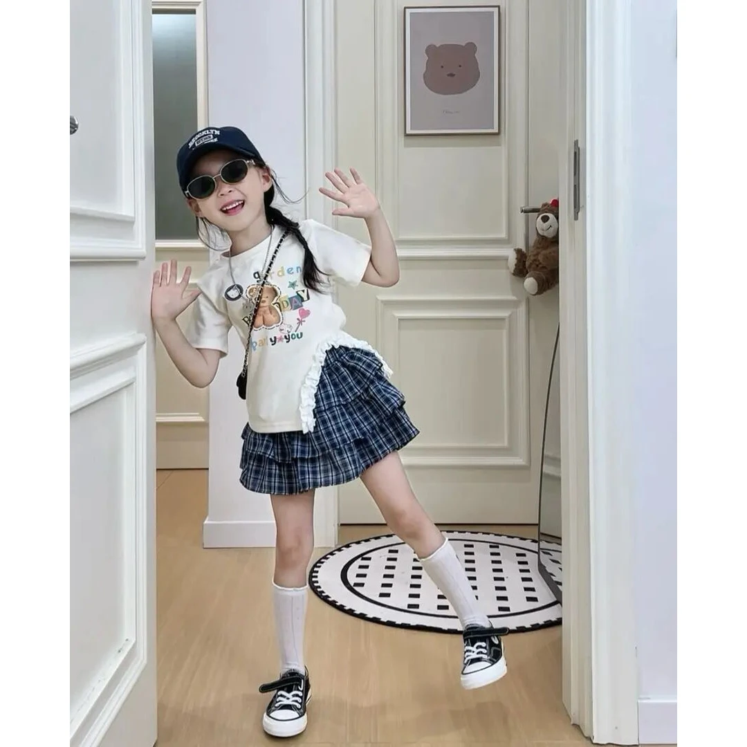 2025韩版夏季新款女童欧若风小熊印花开叉短袖格子百褶裙套装洋气