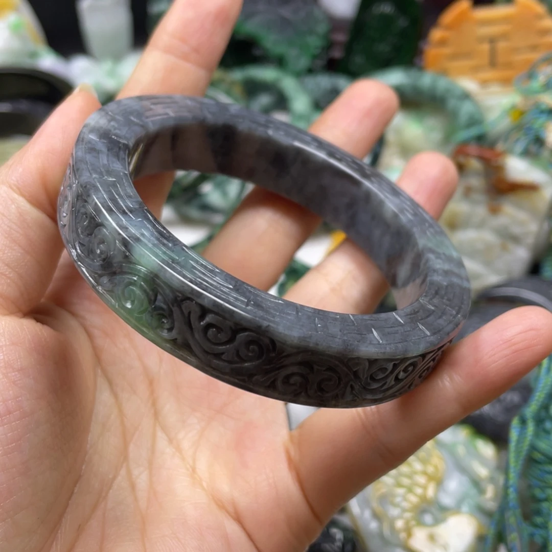 翡翠颈饰未镶嵌墨**年牌子