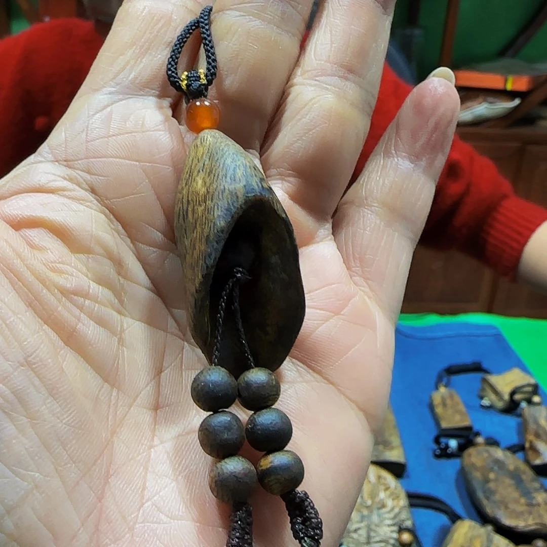 沉香碎屑沉香海南白奇乌身天然瘤疤壳子