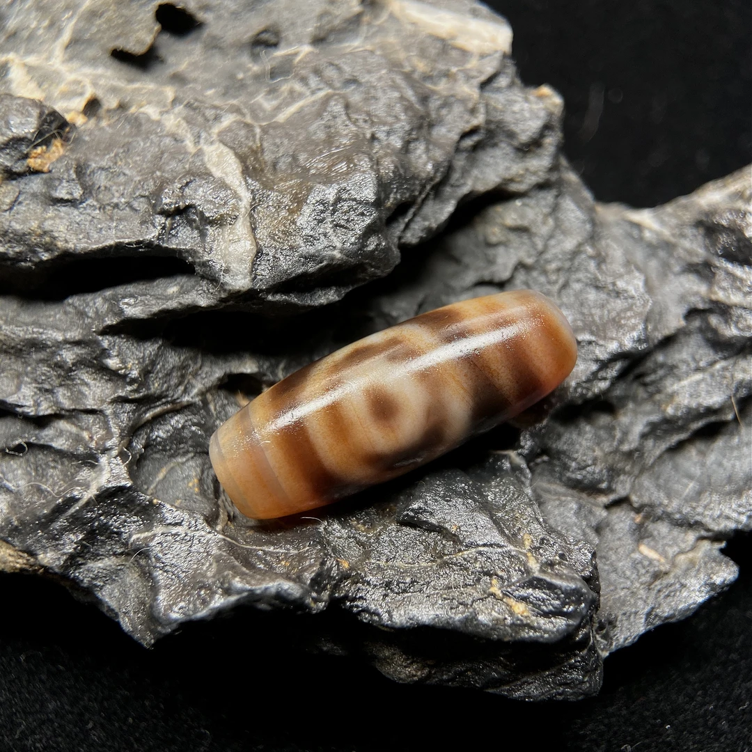 小卢台湾工艺手工红砂坛城二眼玛瑙吊坠，尺寸29*10.9mm
