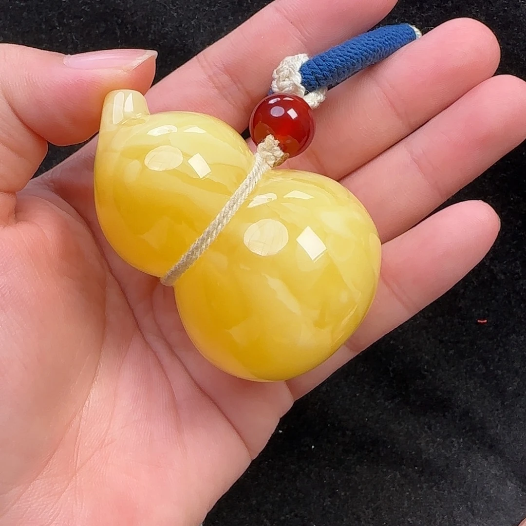 蜜蜡未镶嵌珠宝奇石