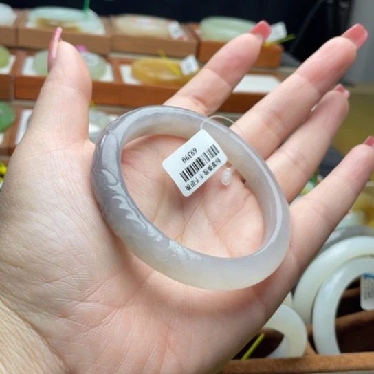 【闪购商品】和田玉手镯未镶嵌57.7