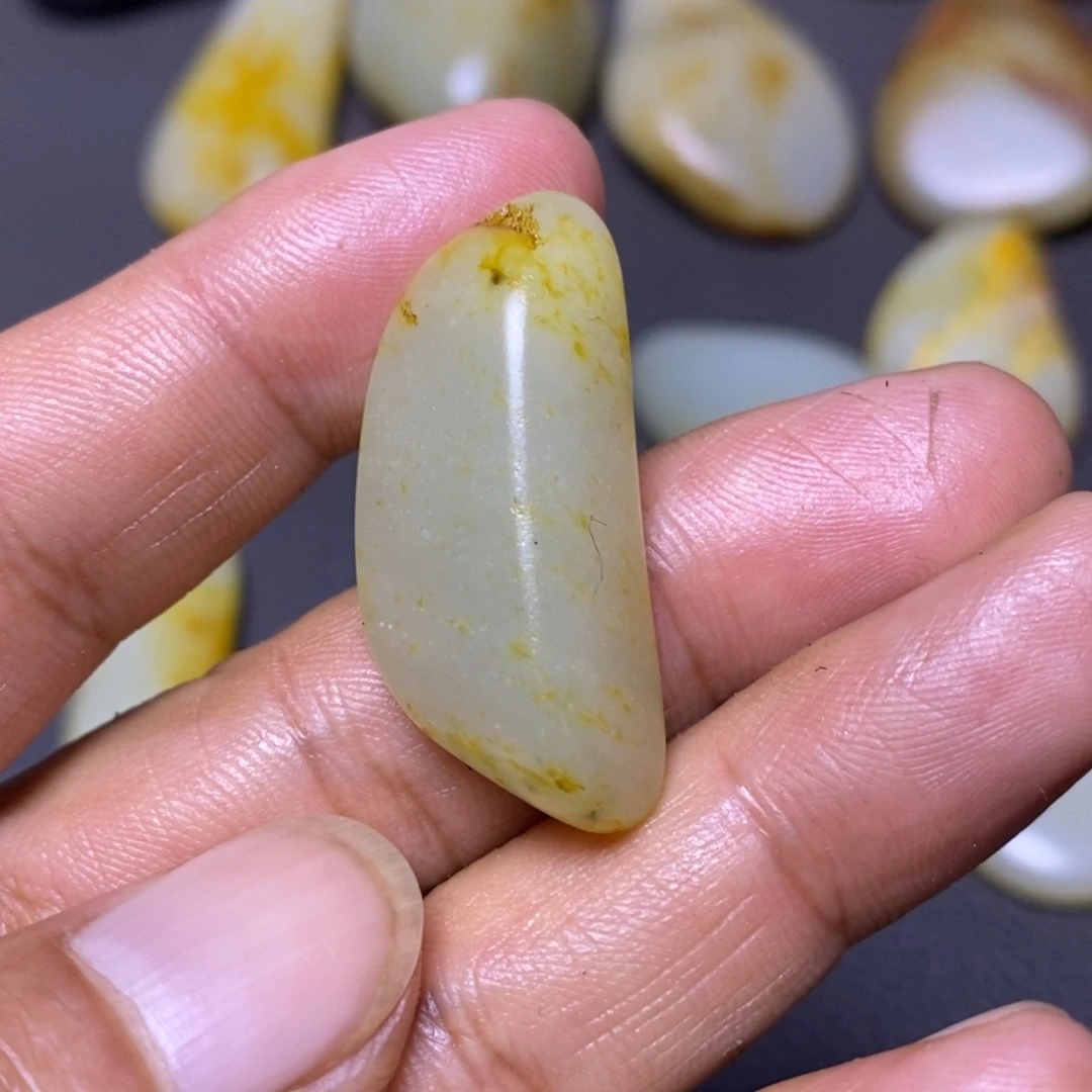 和田玉（糖玉）未镶嵌挂件